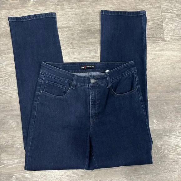 Women’s Lee Classic Fit Navy Blue Denim Jeans with Embroidered Pockets, Size 10. - Picture 10 of 14